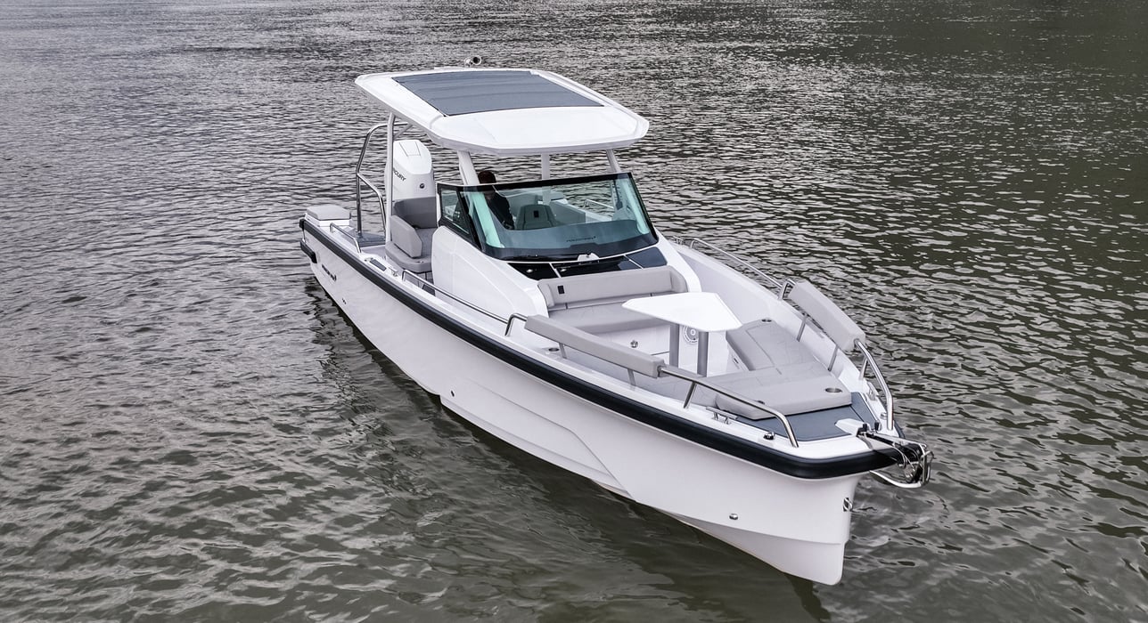 Boat Charter 29' 2025 Axopar Sun Top