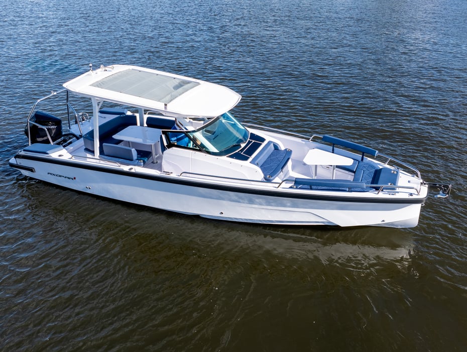 Boat Charter 29' 2025 Axopar Sun Top