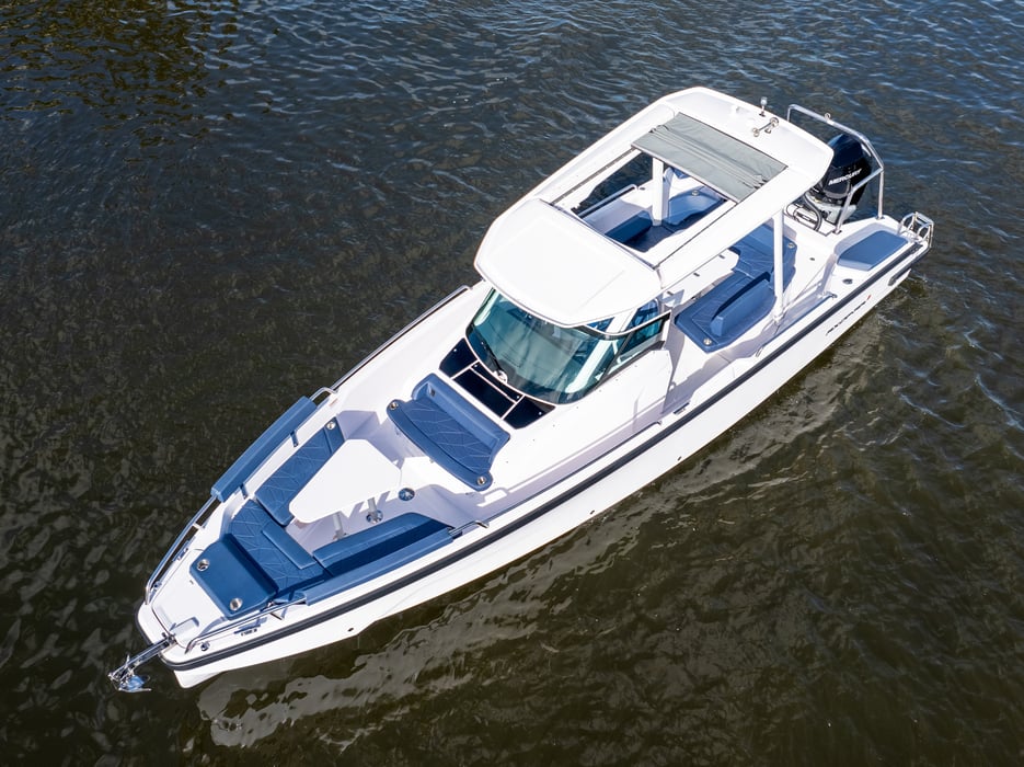 Boat Charter 29' 2025 Axopar Sun Top