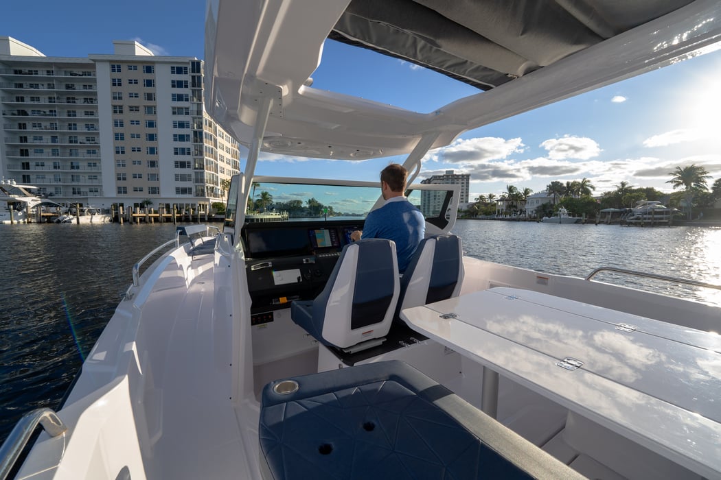 Boat Charter 29' 2025 Axopar Sun Top