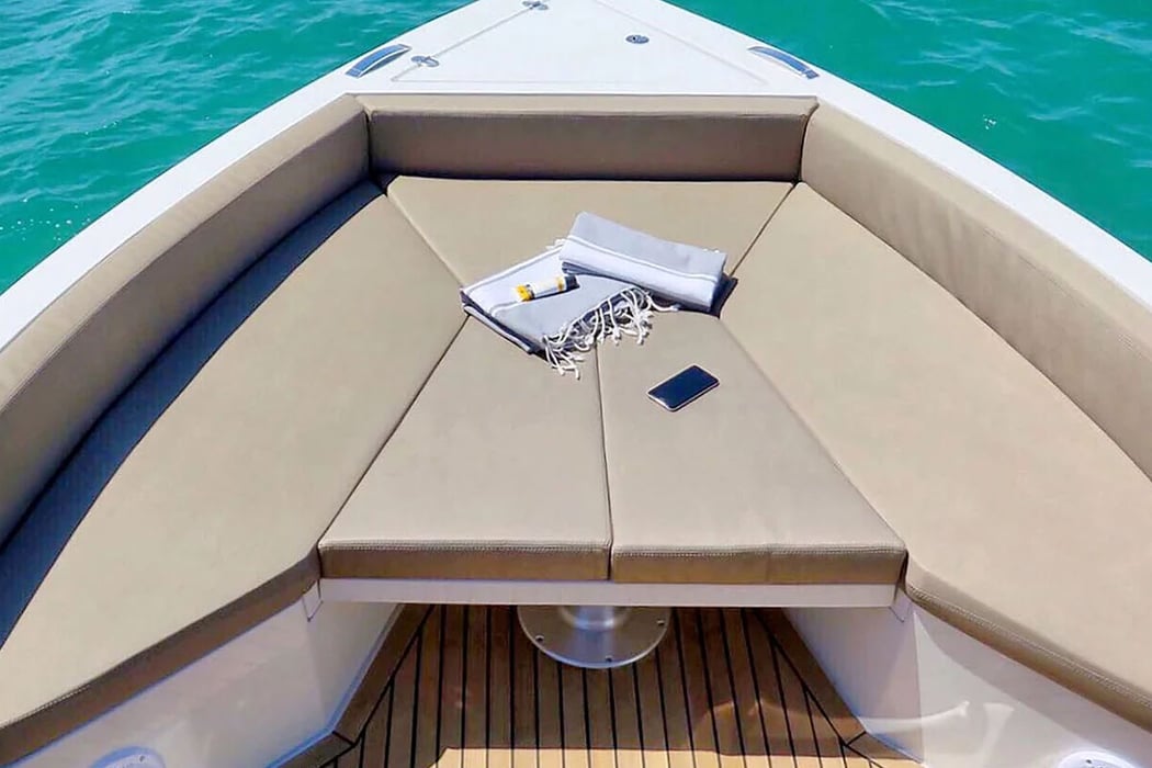 Boat Rental Florida D28 Open De Antonio Yachts
