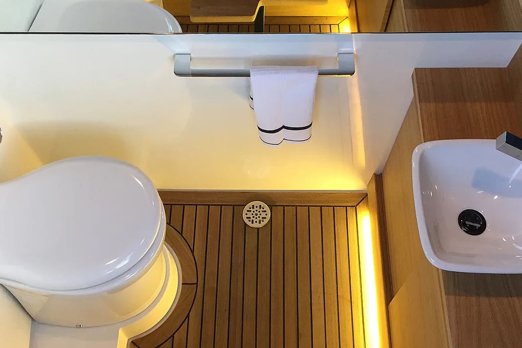 Boat Rental Florida D28 Open De Antonio Yachts