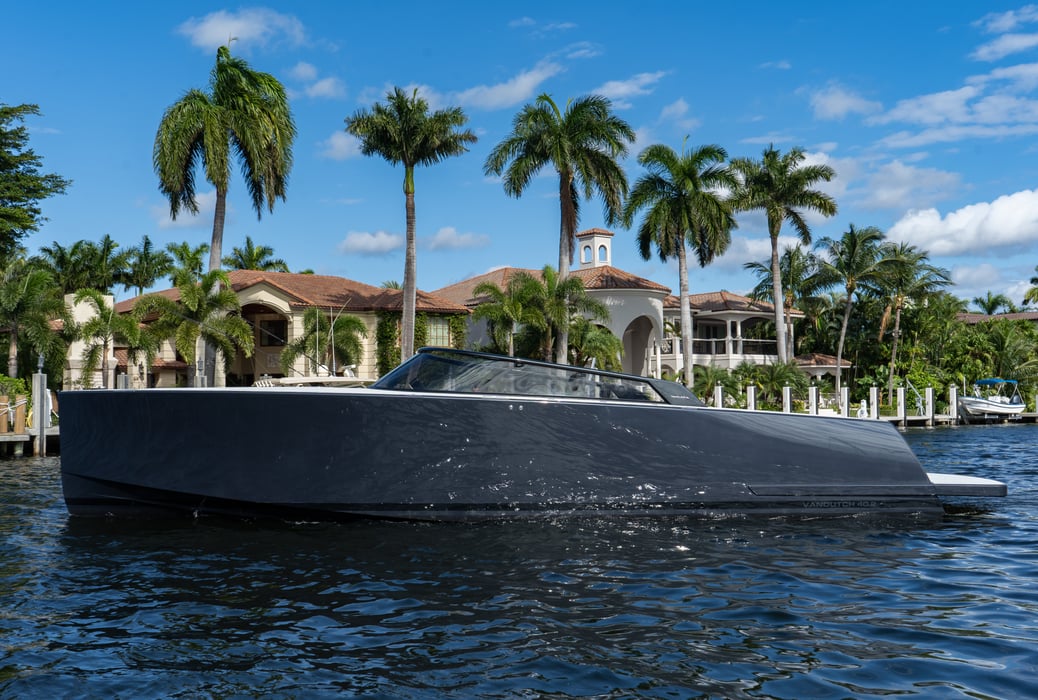 Boat Rides in Lighthouse Point 42' VanDutch