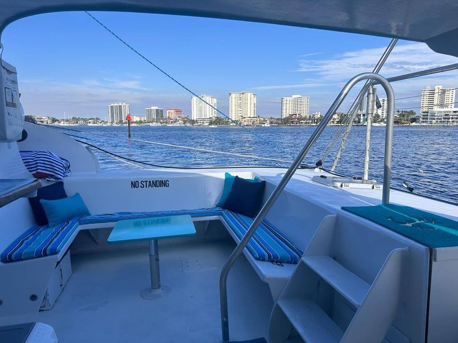 stern aft booth pbz portside