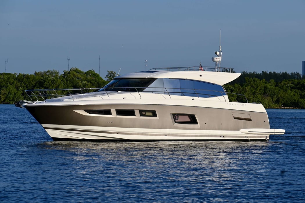 60-prestige-yacht-1