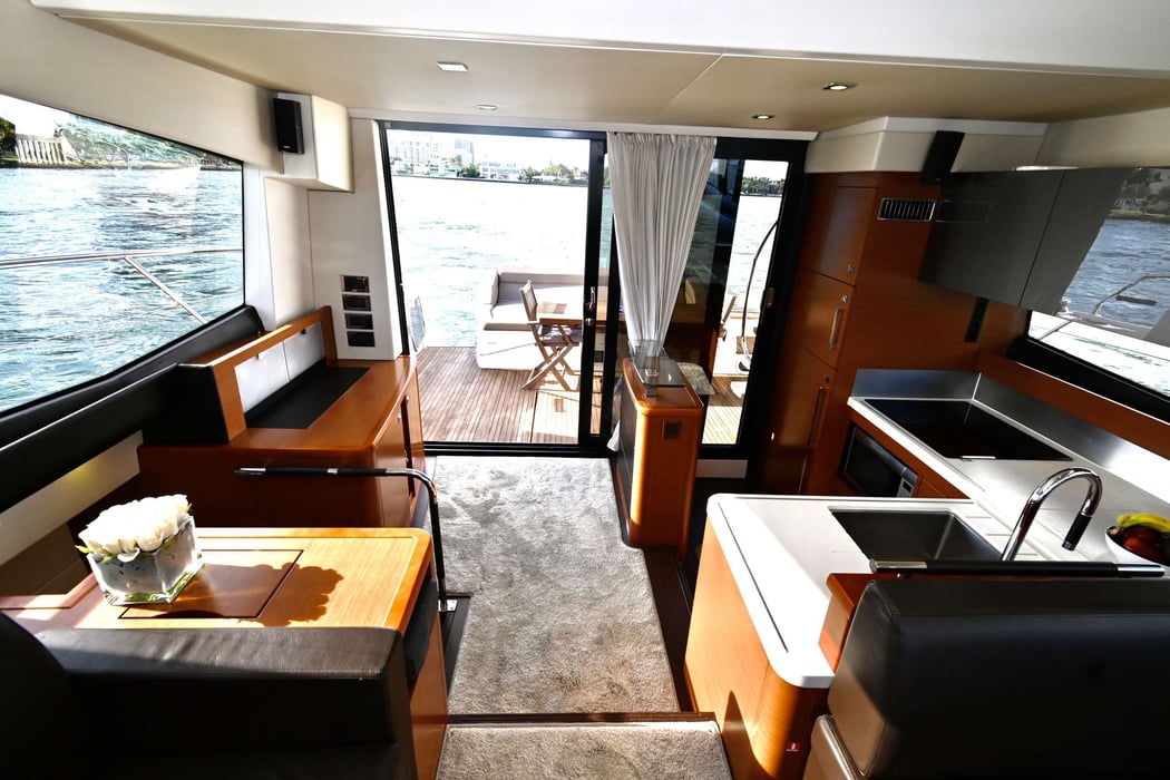 60-prestige-yacht-10