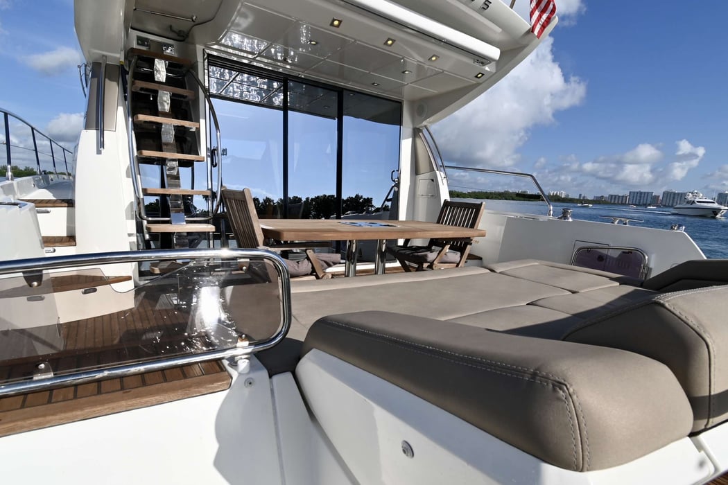 60-prestige-yacht-5