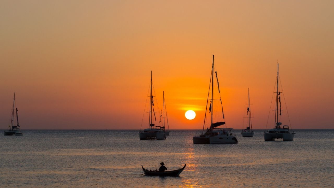 romantic-things-to-do-palm-beach-sunset-cruise (1)