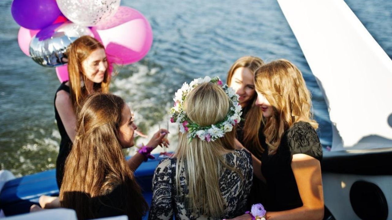 How Do You Plan the Perfect Yacht Rental Miami for a Birthday Party That Your Guests Will Never Forget?