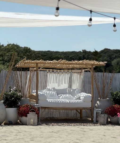 beach-club-sofa